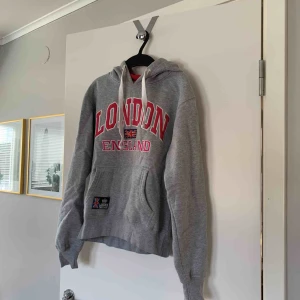  - Hoodie från london