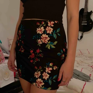  - snygg kjol!  önskar jag kunde ha kvar den men den är tyvärr för liten