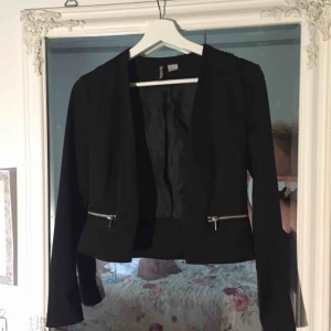  - Fin kavaj knappt använd 