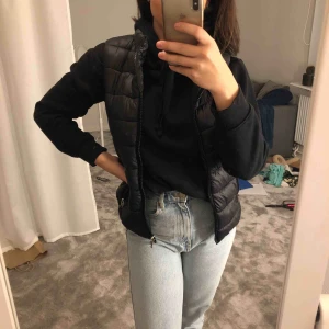  - Väst från mango, skitfin!! Passar perfekt till hösten!!❤️❤️