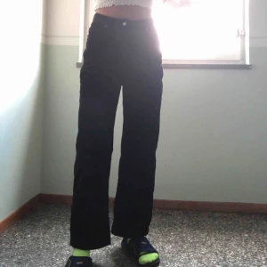  - snygga manchester/corduroys! byxorna är knappt använda, max 3 gånger☺️, skriv privat om ni har fler frågor, kan ej svara på kommentarer❤️ (är 163) 