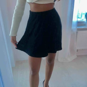  - Söt kjol i strl M men passar alla. Jag har XS och passar även mig. 