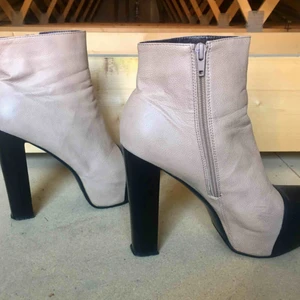  - Supersnygga skor från Nelly.com i storlek 39. Köptes för 399kr. Säljer för 70kr + frakt eller mötas upp i Stockholm