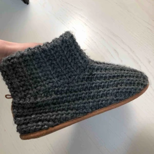  - Supermysiga tofflor. Helt oanvända, prislappen kvar. Köpta på Lindex, storlek 40/41 men de är väldigt små så skulle säga att de är bra på 37/38/39. Frakt tillkommer