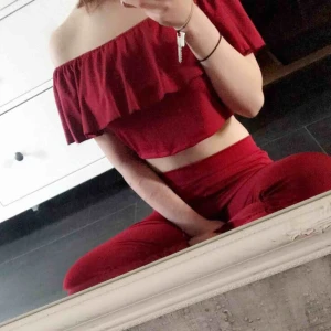  - Sjukt gulligt set perfekt för sommaren, elastiskt mjukt material. Kan mötas upp i stockholm annars betalar köparen frakt! (: