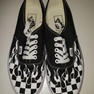  - Endast använda en gång. Normal i storlek. Nypris 699 kr. 