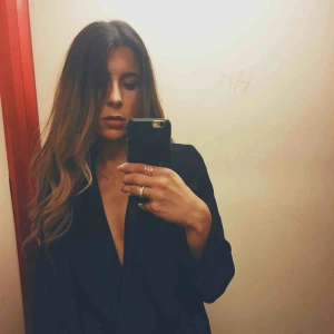  - Väldigt fin blus från Nelly! 😩😍 Har även samma i vit om man hellre vill ha det, eller både och!🤗 Köparen står för frakt!(60kr)