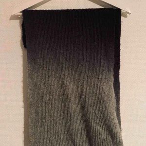  - Halsduk Begagnat skick