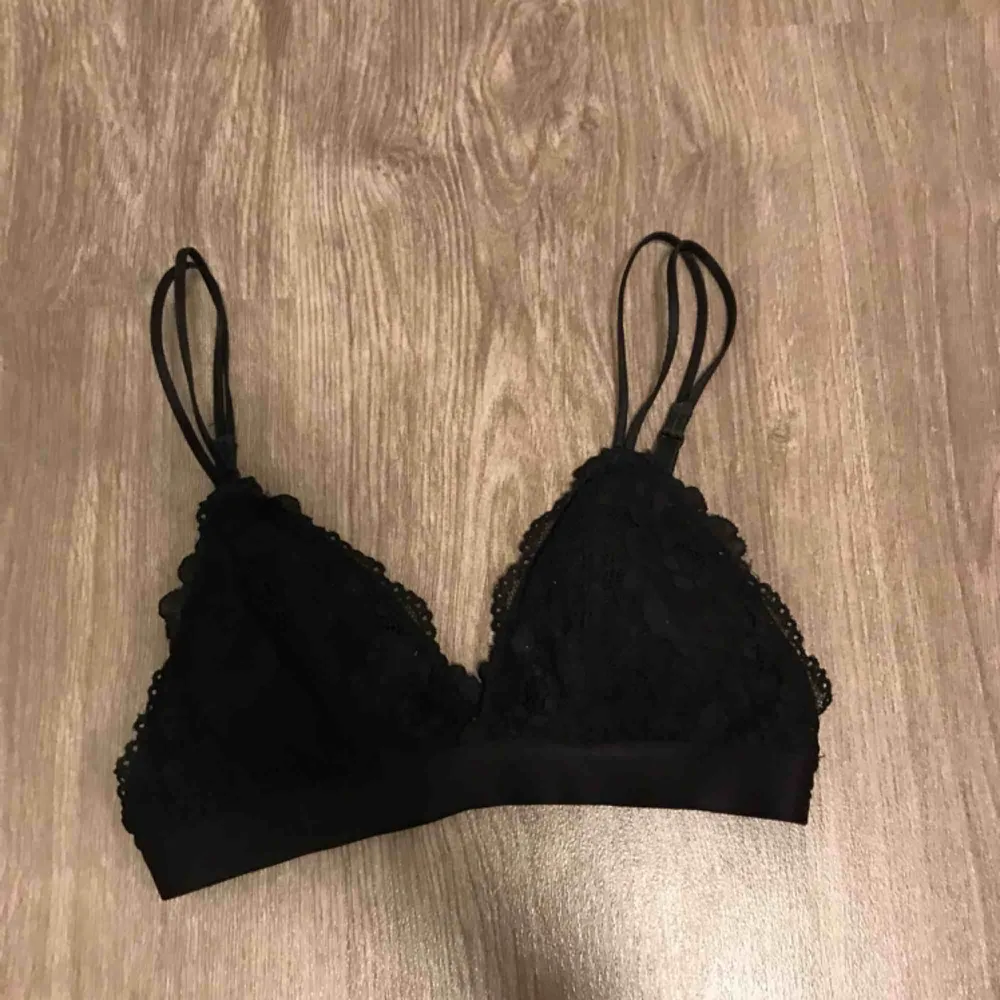 Jätte fin bralette från hm i fint skick! 😊. Toppar.