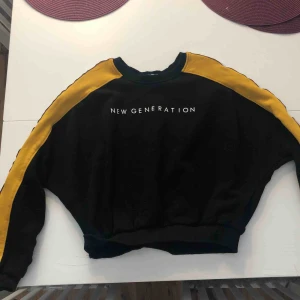  - Säljer denna tröja då jag bara har använt den en gång. Jättefint skick 