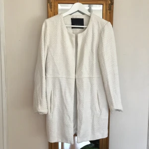  - Superfin jacka från Freequent, strl M men jag tycker den känns som en S.  Endast använd 1 gång då den är lite tight på mig. 