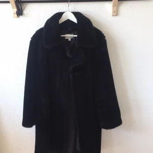  - Varm och skön fusk päls! 💁🏻🍸✨   (Finns att  hämta i Sthlm!)