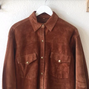  - Vintage Mocka jacka!    200kr    (Finns att hämta i Sthlm)