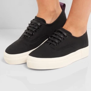  - Eytys mother canvas. Nyskick! Säljes för 500kr. Nypris 1000kr. Frakt tillkommer.