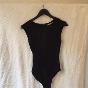  - Nelly trend body, used twice. No damage or any spots. We're nice quality! 