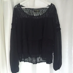  - Esther Eleonora blus. Använd 1 gång.