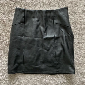 SKINNKJOL - skinnkjol bikbok, nyskick