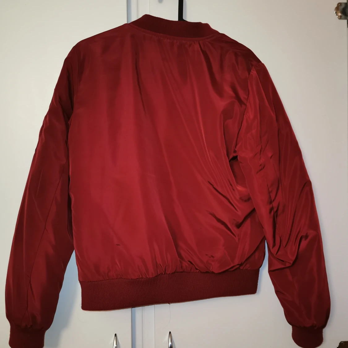 Röd bomberjacka strl S - 90