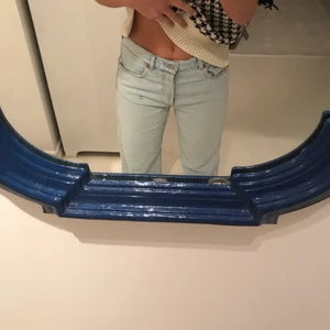 Jeans - Jeans från other stories, är 169 cm lång å brukar ha 36 eller 38 i jeans! 