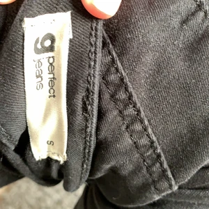 Bootcat jeans, gina tricot  - Jag säljer för jag har redan två par andra bootcat, använt fåtal gånger! Köpt på gina tricot för 300 säljer 150. Jeansen är högmidjade, kom privat för pris och bättre bilder! Jag är 165 cm lång och passar perfekt.