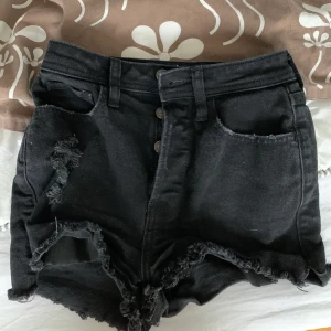 Shorts Hollister xs - Svarta snygga high waist shorts från Hollister!