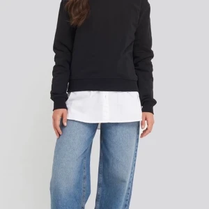 Svart basic sweater från NAKD - Nypris: 270 kr                                                                       En vanlig svart basic sweater, använd ytterst lite ca två gånger. 