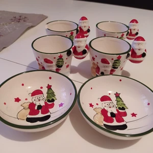 Tomte glöggservis 6 delar - En kopp är tyvärr kanststött. För övrigt i gott skick.
