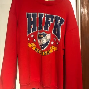 VINTAGEHOODIE - Vintagehoodie, gammalt finskt hockeylag. Storlek L. Kommer inte till användning längre.