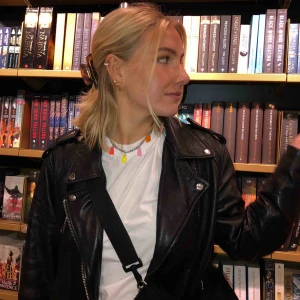  - Försäljning på instagram: FREYJA.UF 🧚🏽 Designa ditt egna halsband till ett överkomligt pris - 99-289kr ✨ All info finns på instagram. @freyja.uf 🧞 Hoppas vi hörs! 