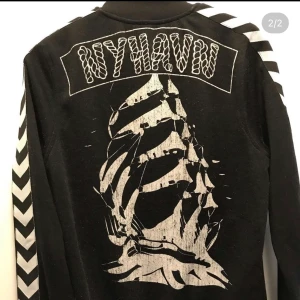 Vintage hummeltröja - Gammal vintagetröja från Hummel. Skulle uppskatta den till en S/M 