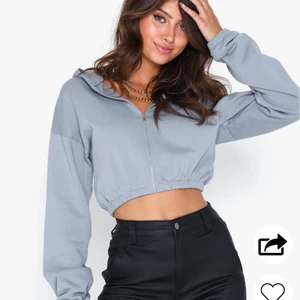 Cropped Zip Hoodie - Fin skön kofta från nelly, köpt för 299kr