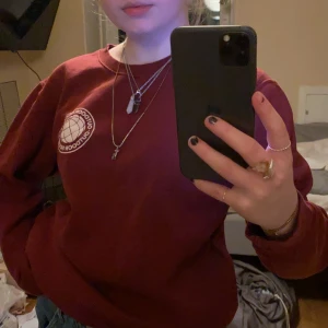 sweatshirt - säljer den här super fina sweatshirt/crewnecken 💗 högsta bud är 190kr💗