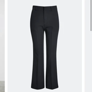 snygga kostymbyxor  - säljer mina snygga kostymbyxor pga kmr ej till användning