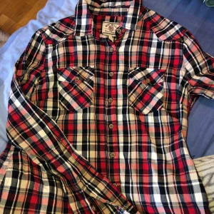  - Fint skick på denna skjorta  Använd ca 1 ggr