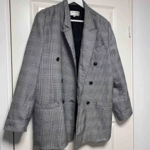  - Oversized kavaj i storleken 42