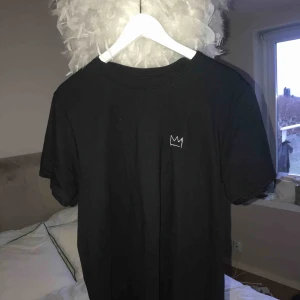  - Intressekoll på min montague tshirt. Buda från 300kr. högsta bud: 300