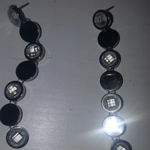 Design örhängen  - Oanvända design örhängen 