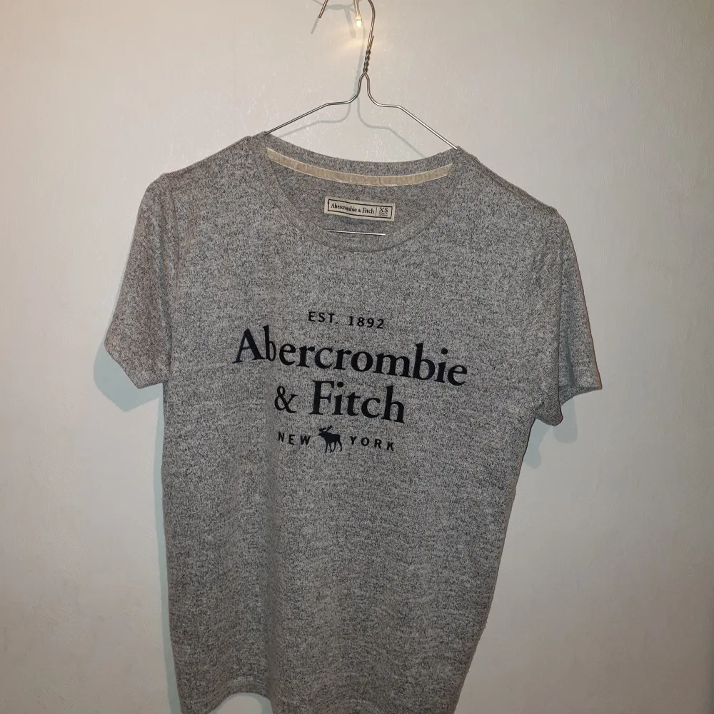 Suuperskön t-shirt från Abercrommbie & Fitch. Stretchig så det skulle definitivt passa en S och säkert en M. Kan mötas sthlm!. T-paidat.
