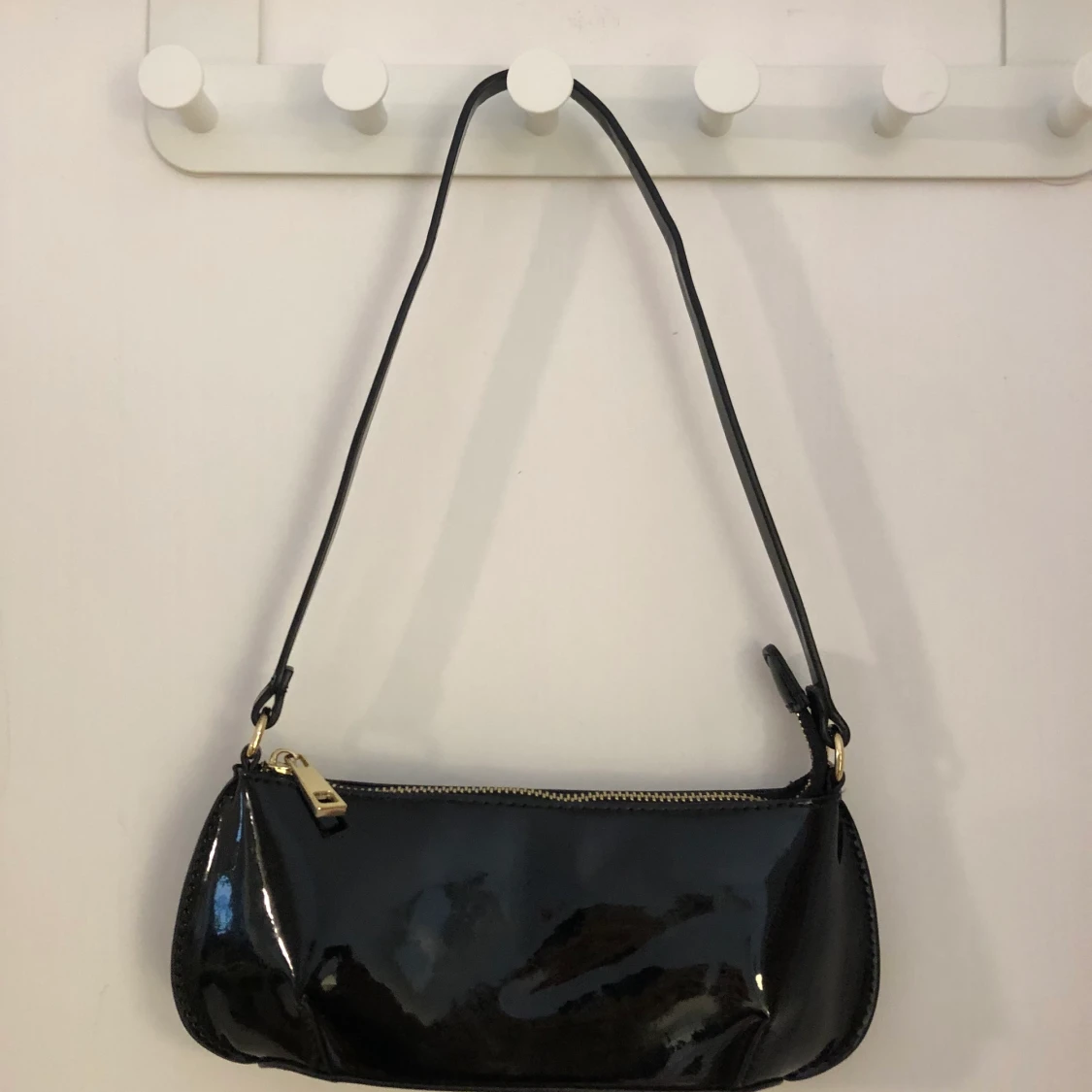 90- tals väska i lack.  - 90