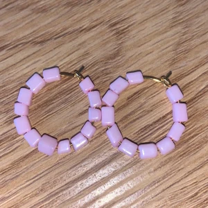 Egenpärlade örhängen  ✨💖 - Cuteness overload✨✨✨✨ 