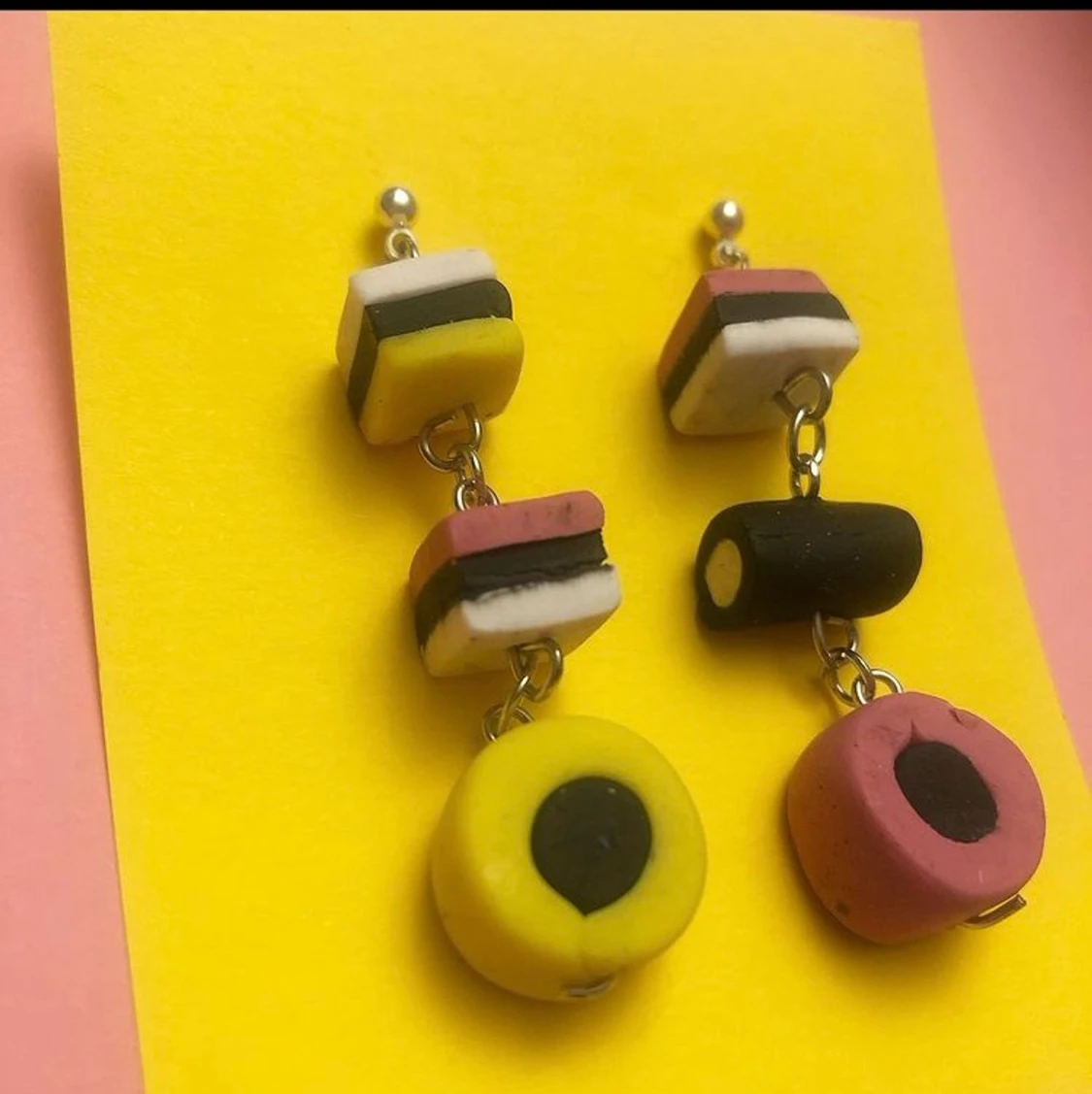 Örhängen med Engelsk konfekt tema!🍬  - 90