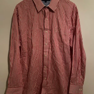 Ny TOMMY HILFIGER skjorta!! - Randig fin skjorta.