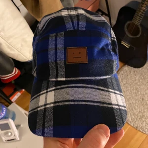 Acne studios keps  - As nice acne studios keps från deras 2020 kollektion. Som jag bara har testat på och aldrig riktigt använt nypris 1000