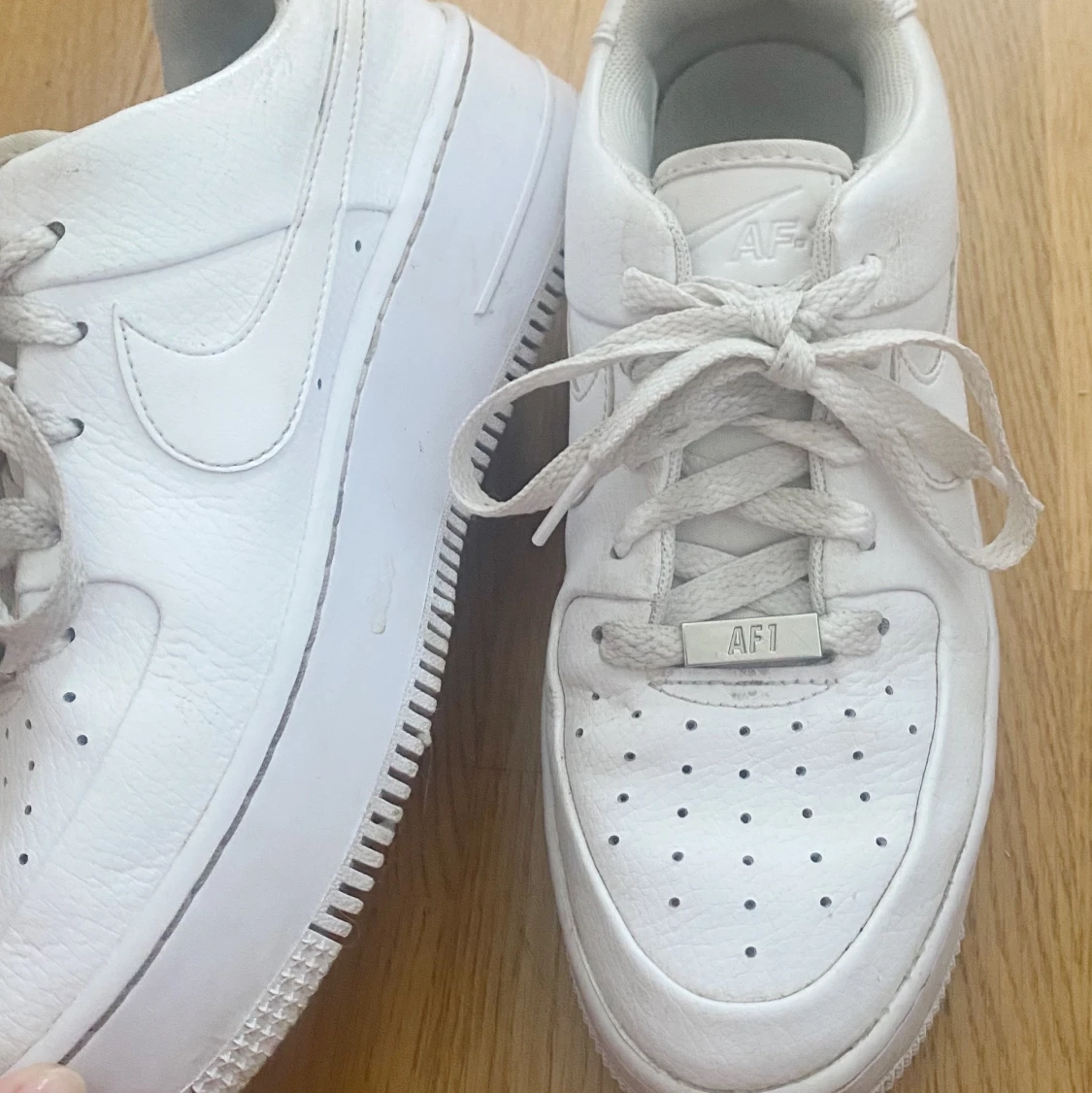 NIKE AIRFORCE 1