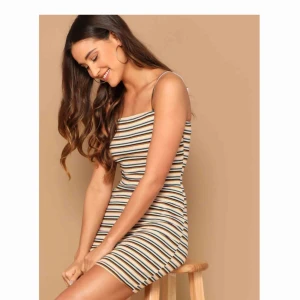  - Denna fina klänningen är köpt på Shein, men jag tog den i fel storlek.🌸 endas testad  Köparen står för frakt!