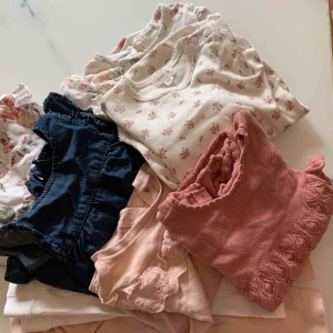  - 2 bodys, 2 byxor, 3 klänningar 1 tröja 350kr inkl frakt 