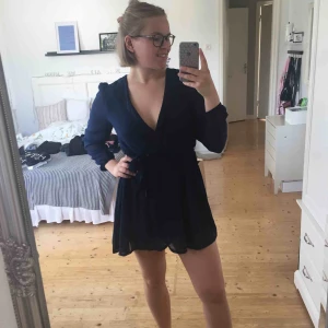  - Klänning köpt på Nelly för flera år sedan men som endast använts ett fåtal gånger🌸