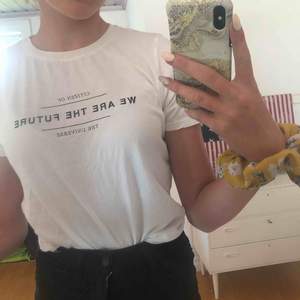 T-shirts från gina   Normal passform   Frakt tillkomer