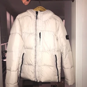 Stone island jacka - Sparsamt använd, unik färg