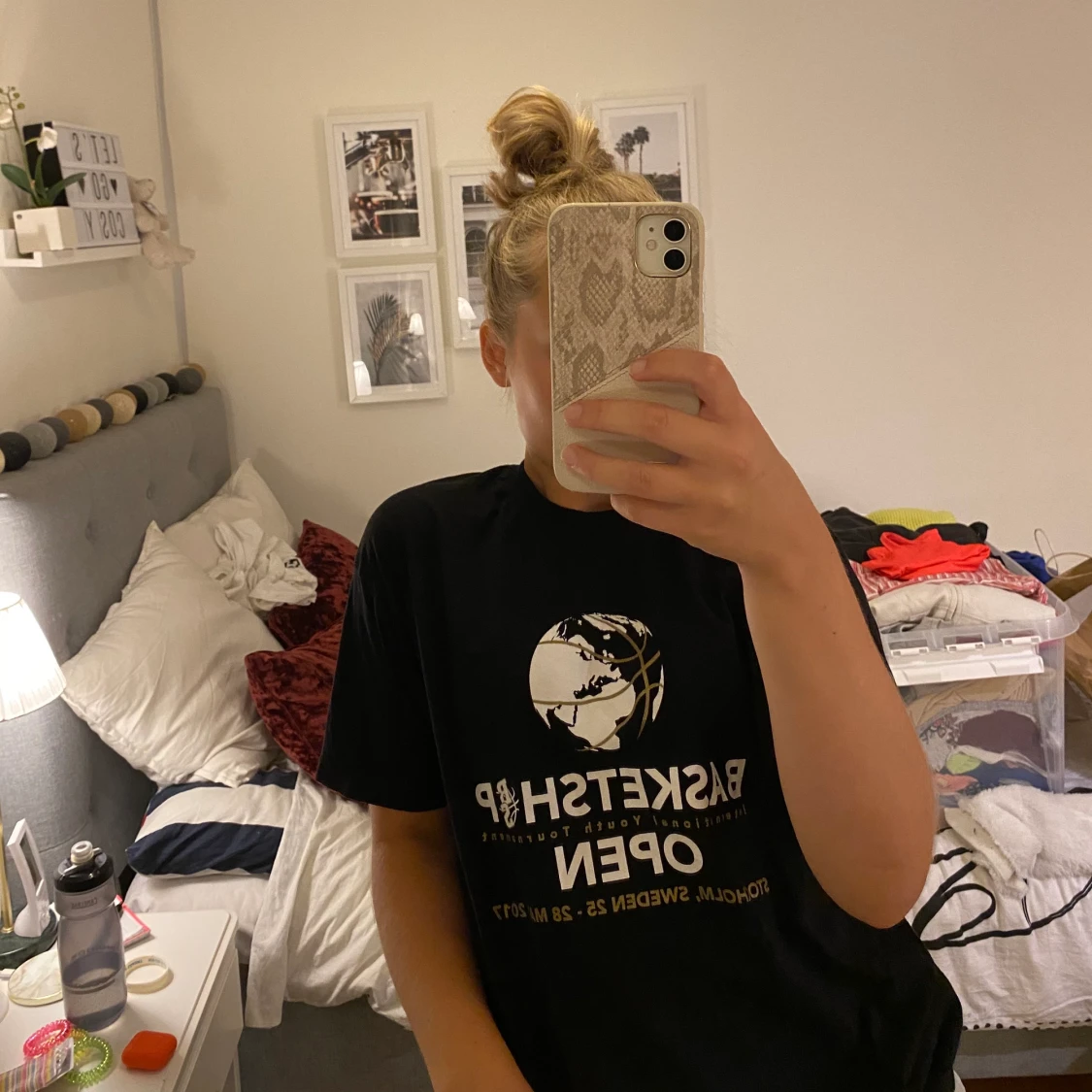T-shirt med baskettryck